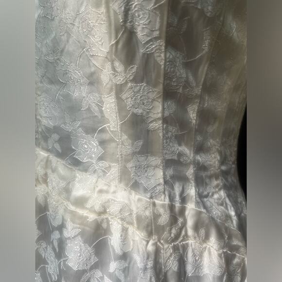 Vtg Creamy White Satin Brocade Button Front Peplum Back Victorian Coquette Dress - Picture 7 of 8